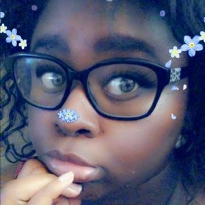 Meet your Posher, Jamila